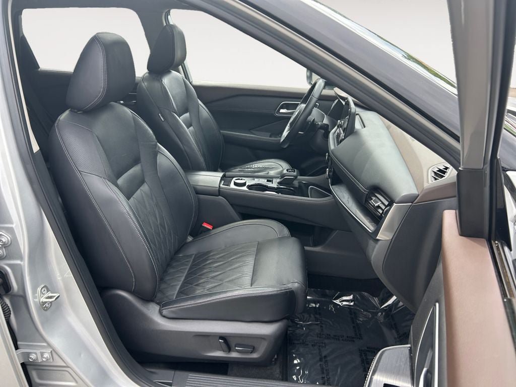 Used 2021 Nissan Rogue Platinum AWD/4WD image 24