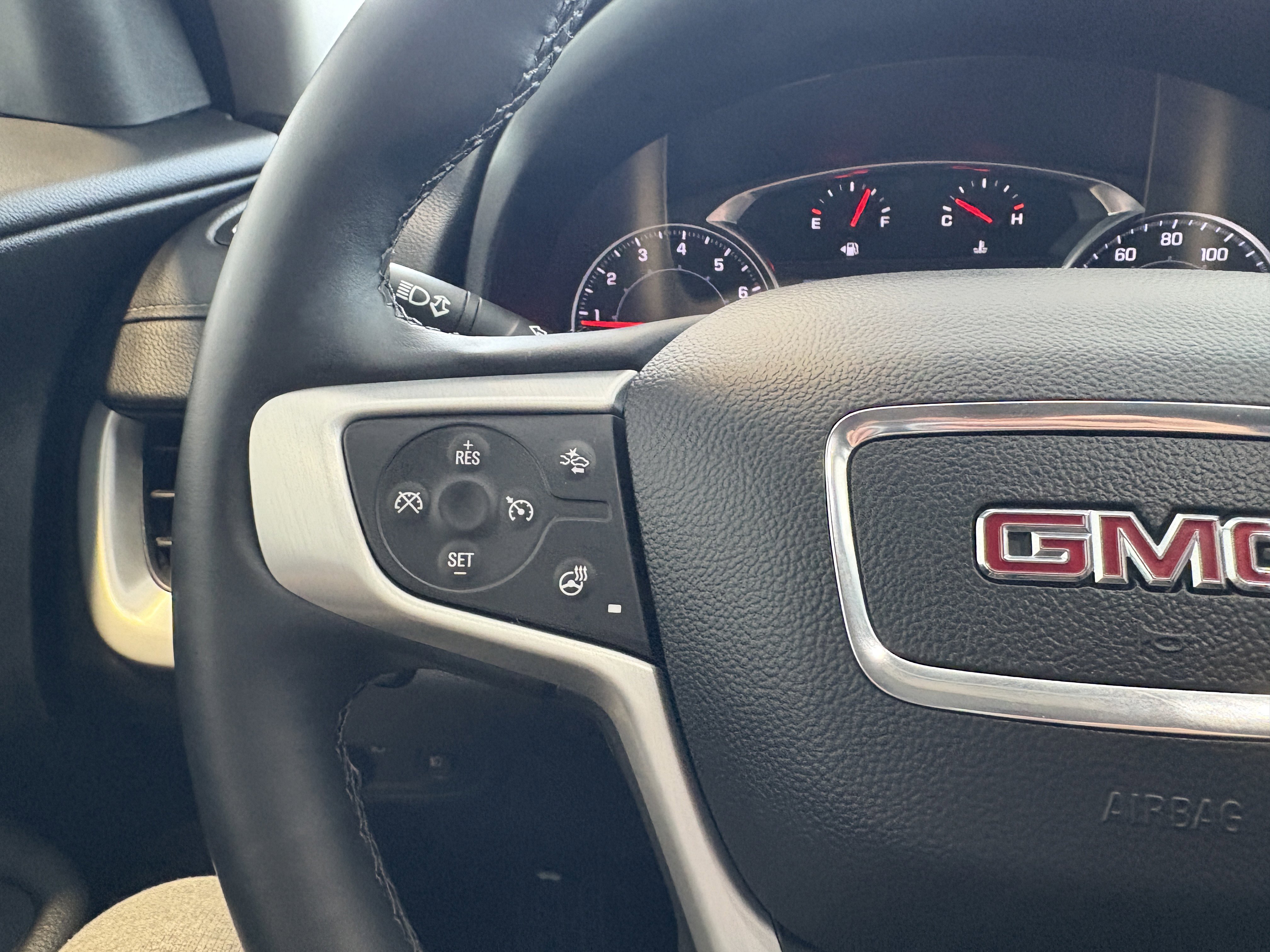 Used 2024 GMC Terrain SLT w/ Infotainment Package II image 10