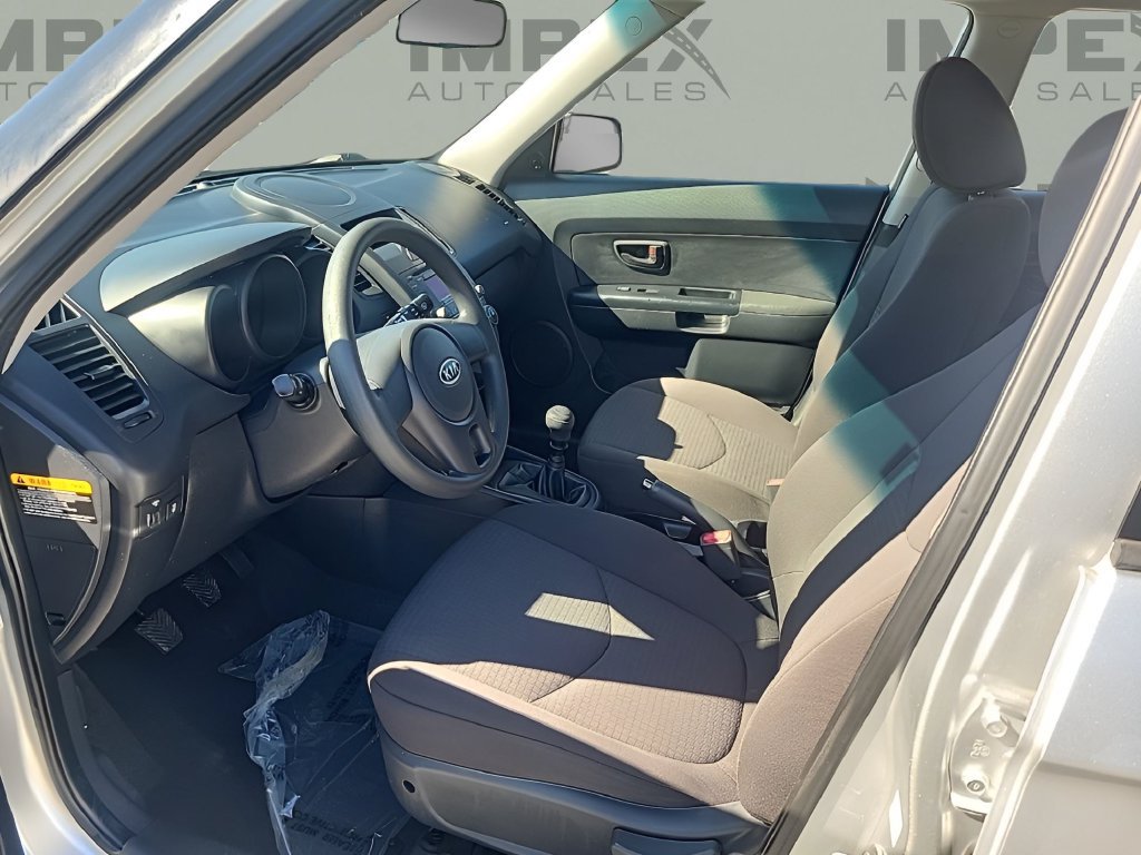 Used 2010 Kia Soul FWD image 4