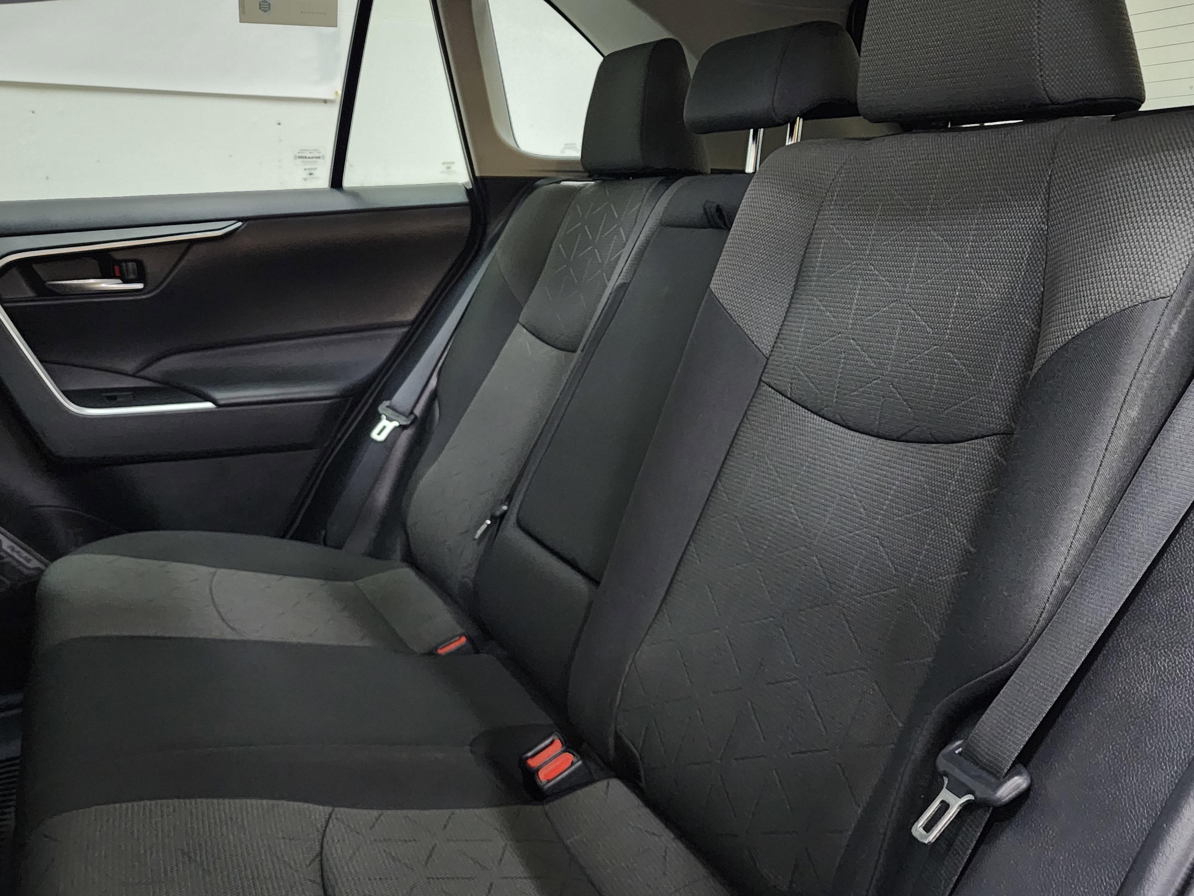 Used 2021 Toyota RAV4 XLE image 17