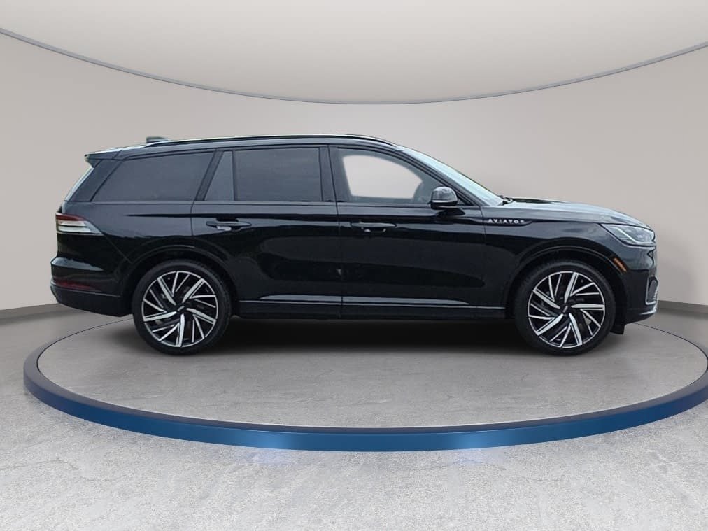 Used 2026 Lincoln Aviator Black Label w/ Jet Appearance Package AWD/4WD image 4