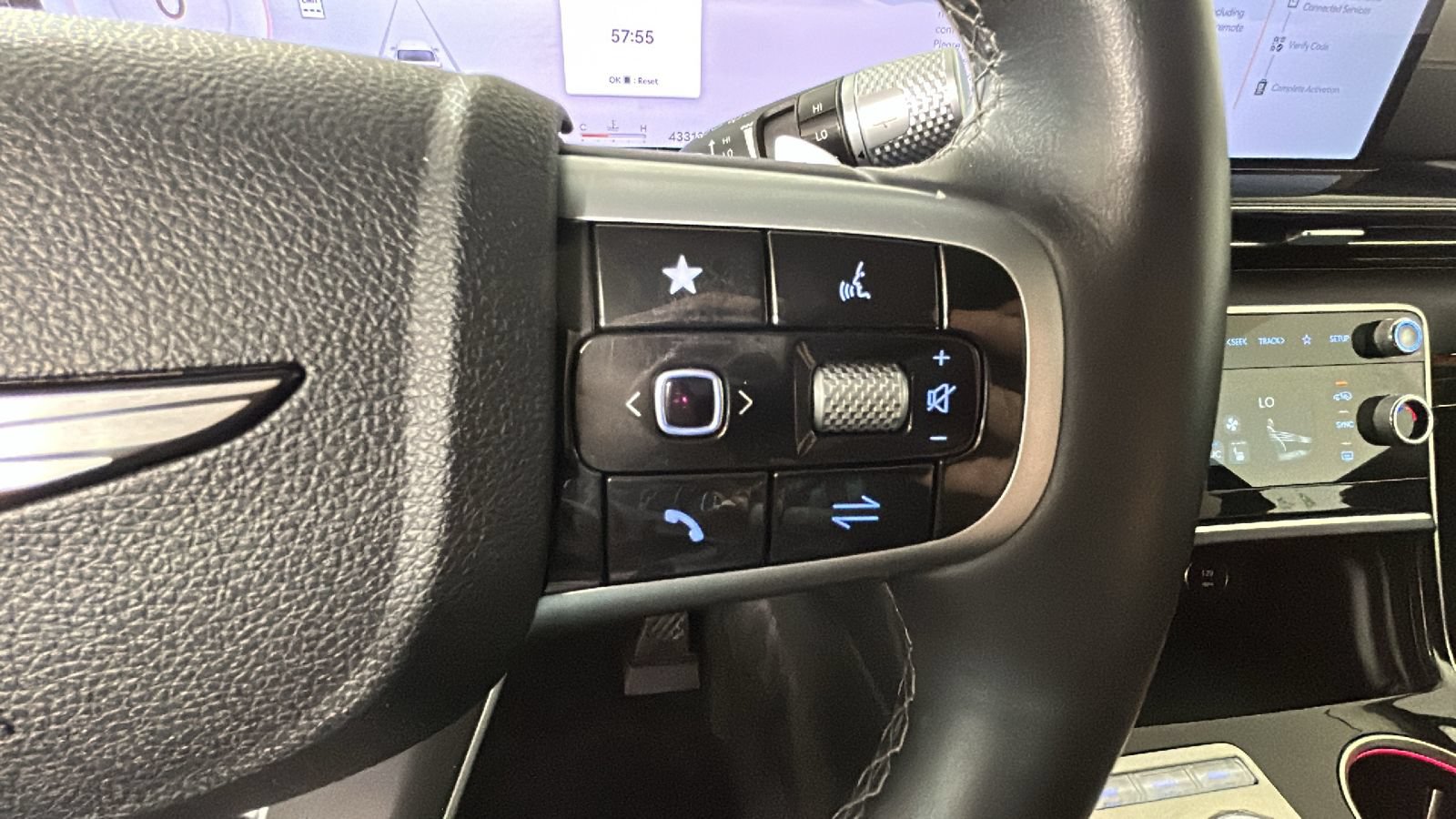 Used 2025 Genesis GV80 2.5T Standard AWD/4WD image 20