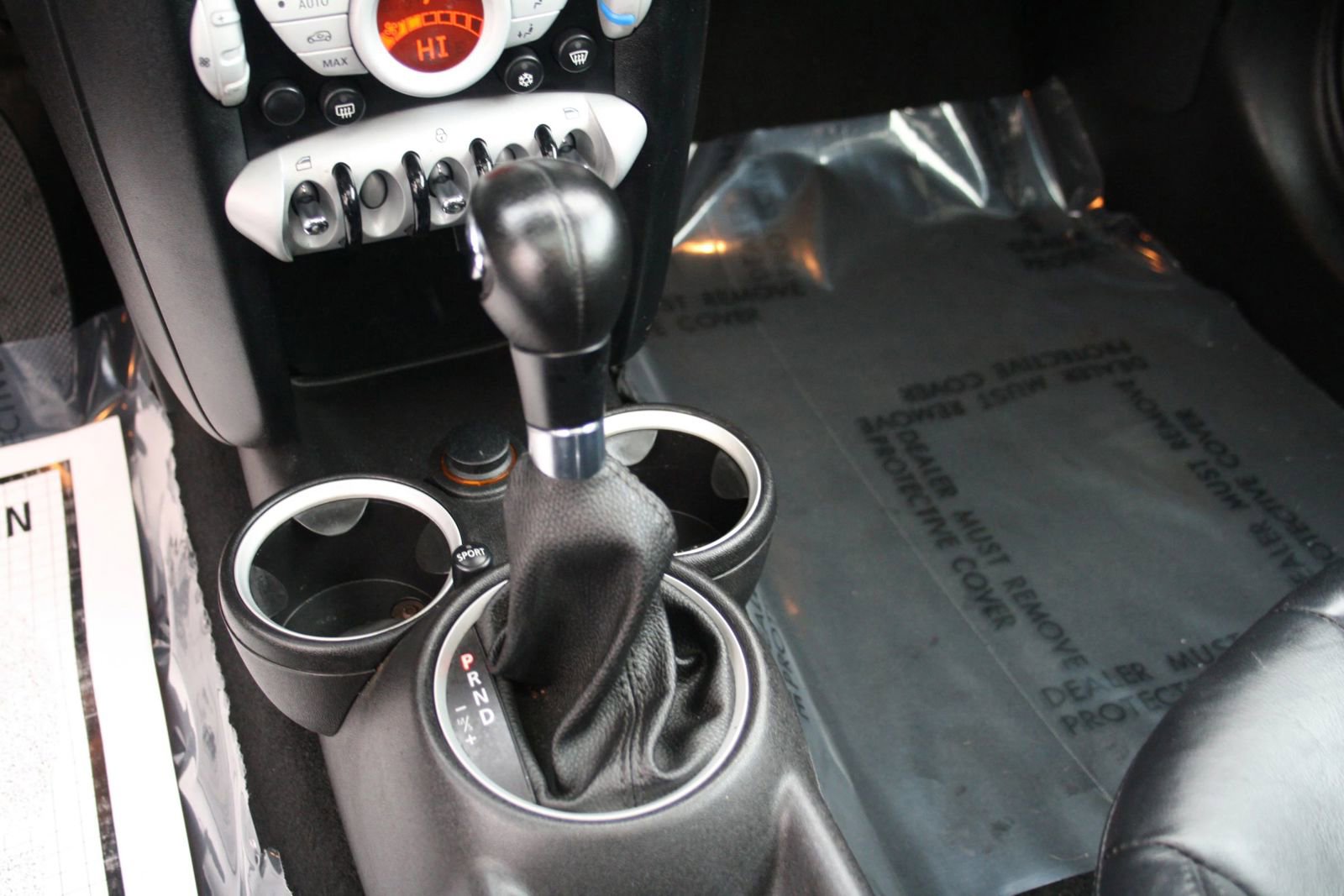 Used 2010 MINI Cooper Hardtop image 16