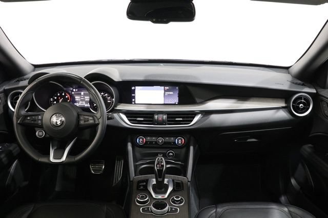 Used 2023 Alfa Romeo Stelvio Ti AWD/4WD image 12