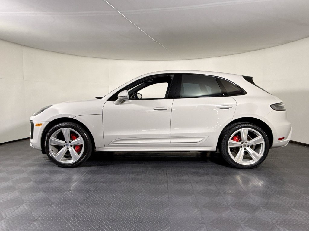 Certified 2023 Porsche Macan S AWD/4WD image 2