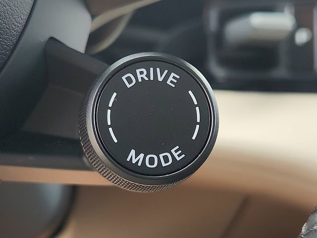 New 2026 Porsche Taycan image 18