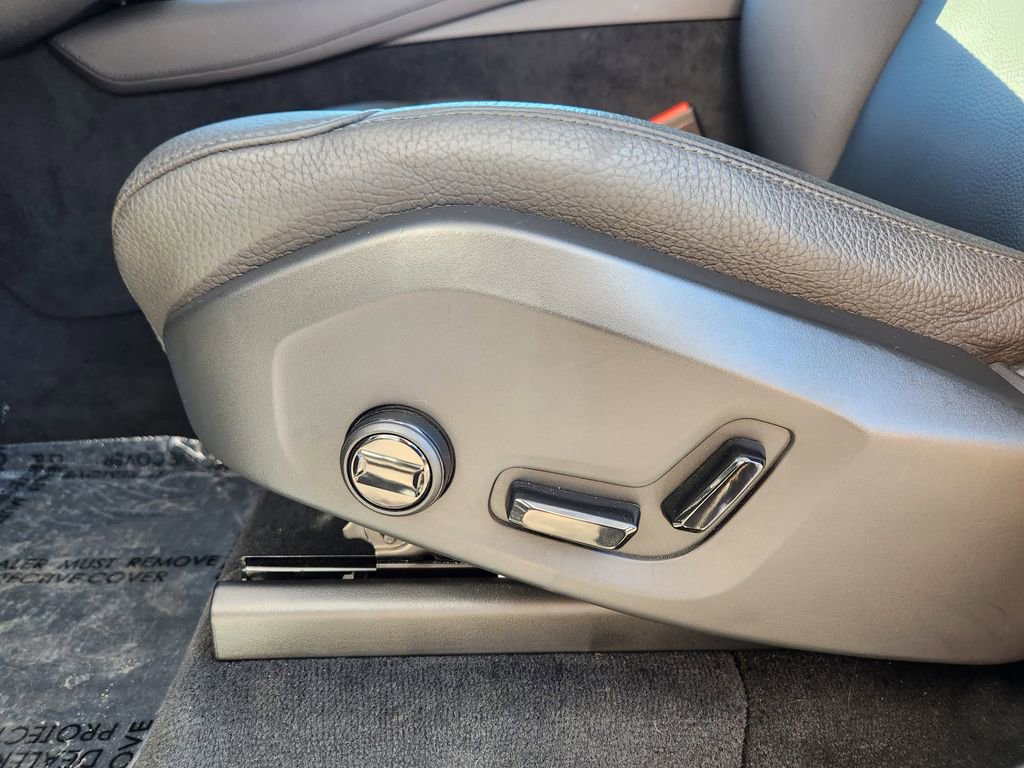 New 2025 Volvo XC90 B5 Plus w/ Protection Package Premier image 7