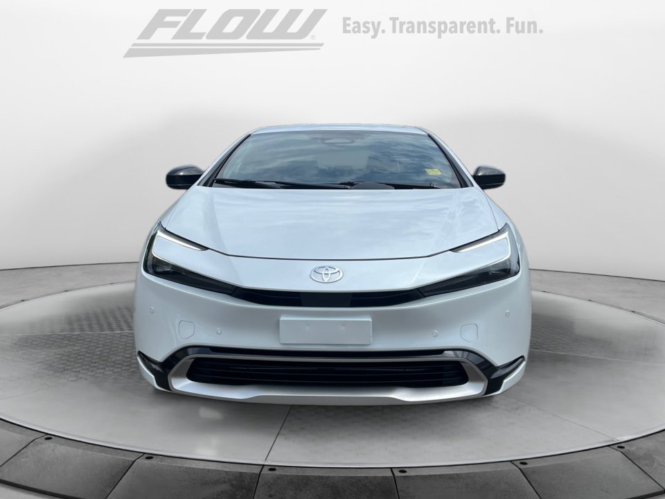 Used 2025 Toyota Prius Plug-In Hybrid FWD image 3