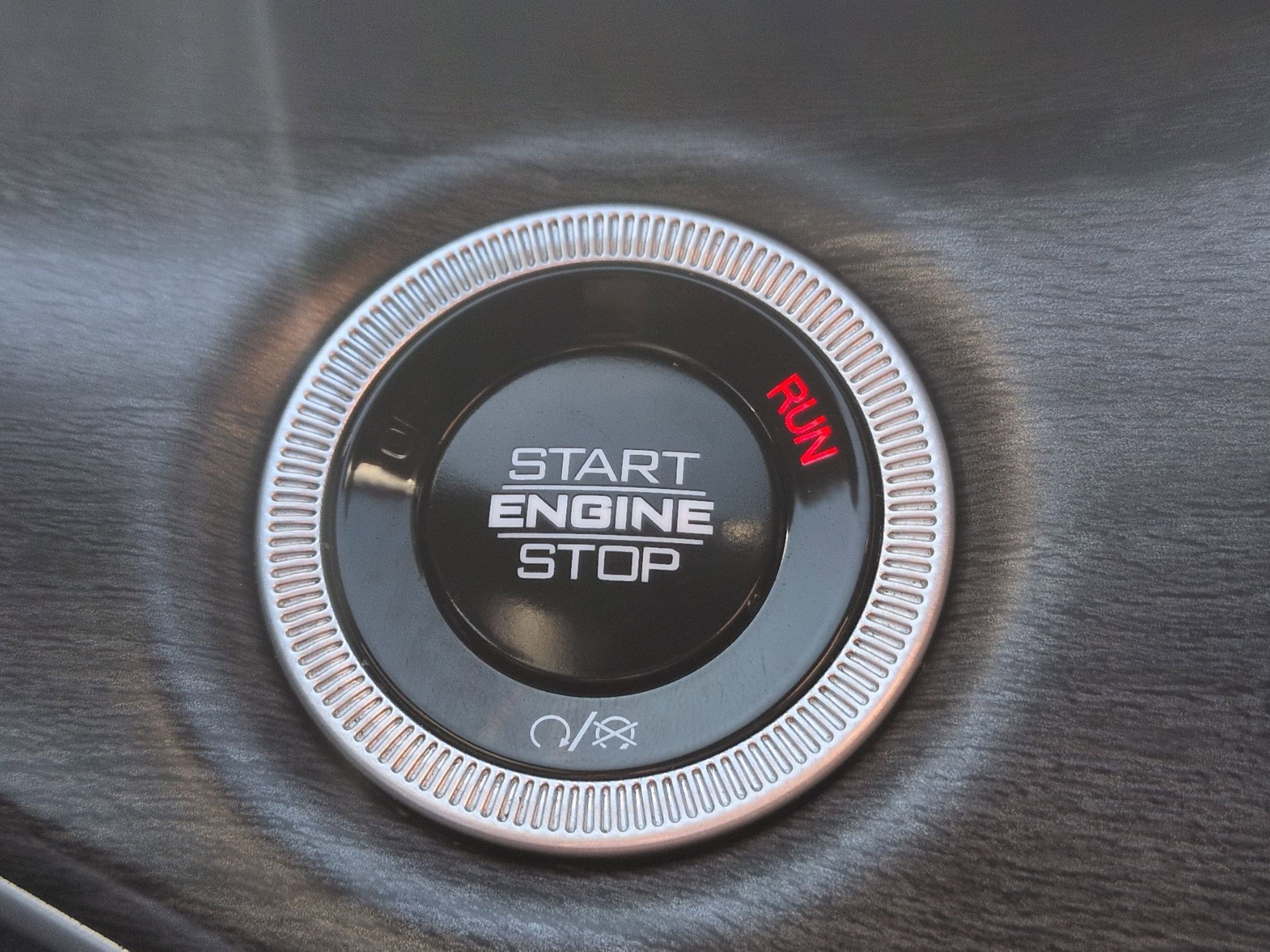 Used 2024 Jeep Grand Cherokee L Limited w/ Luxury Tech Group II image 23