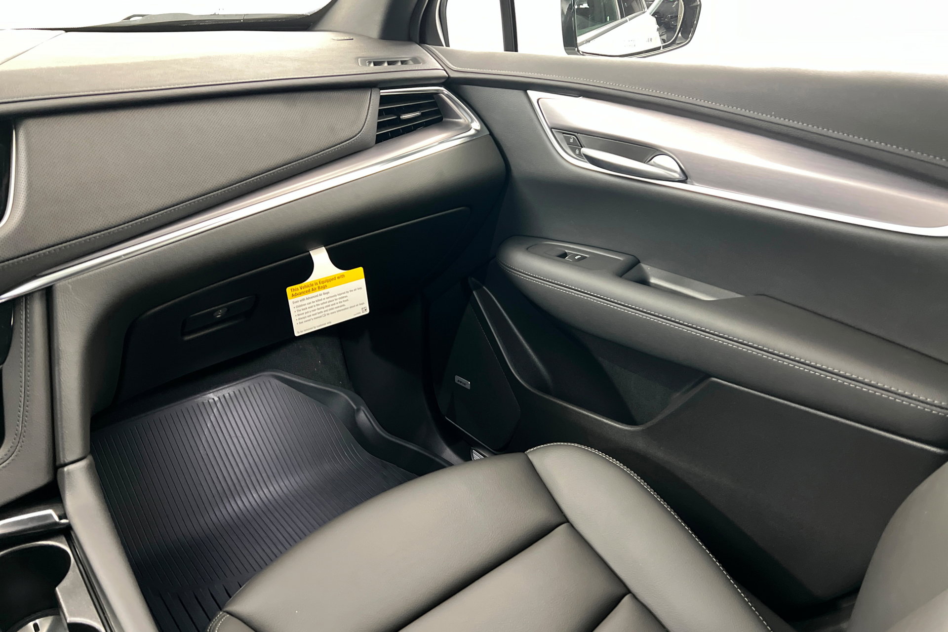 New 2026 Cadillac XT5 Luxury w/ LPO, Floor Liner Package image 11