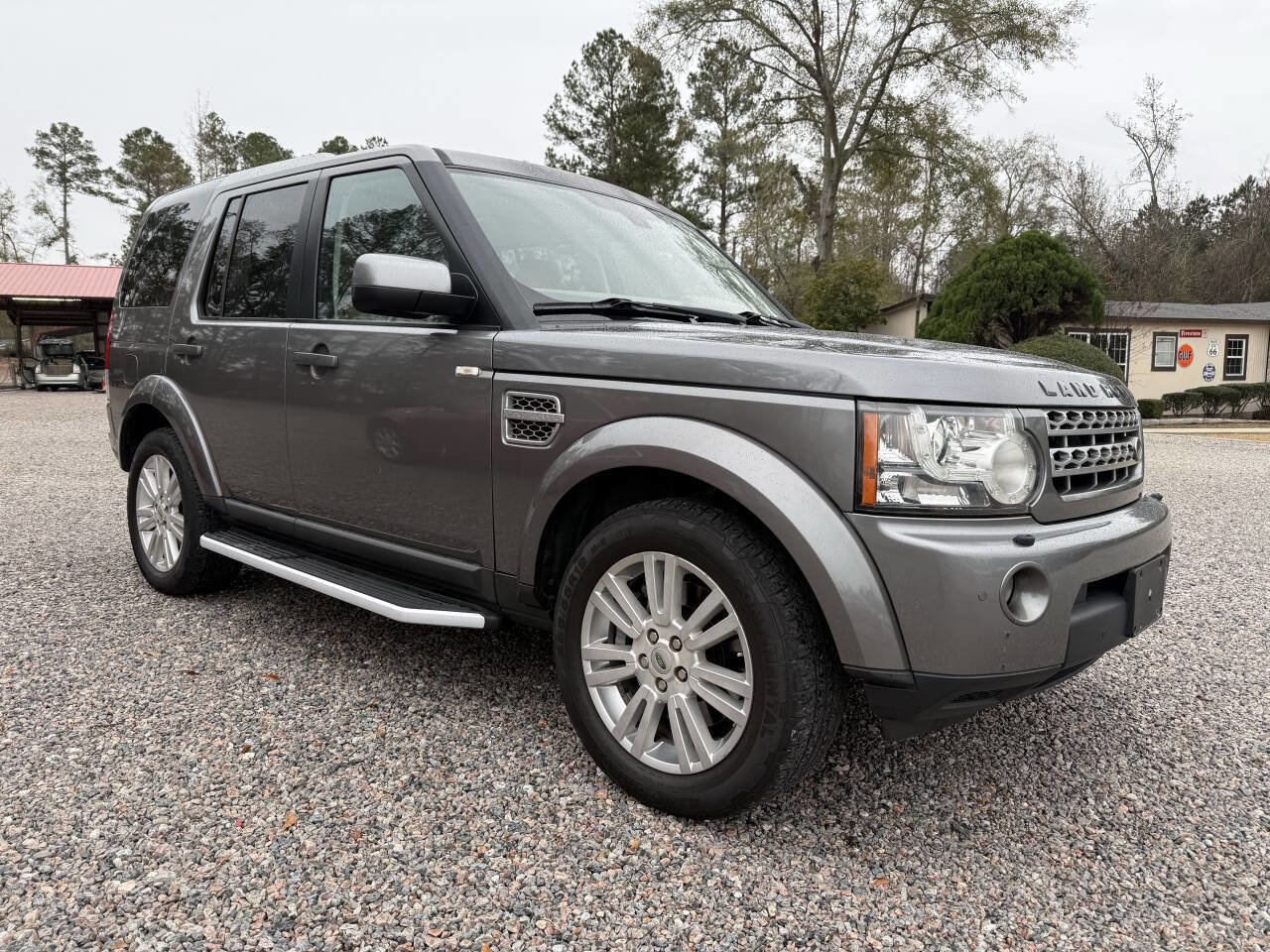 Used 2010 Land Rover LR4 HSE image 4