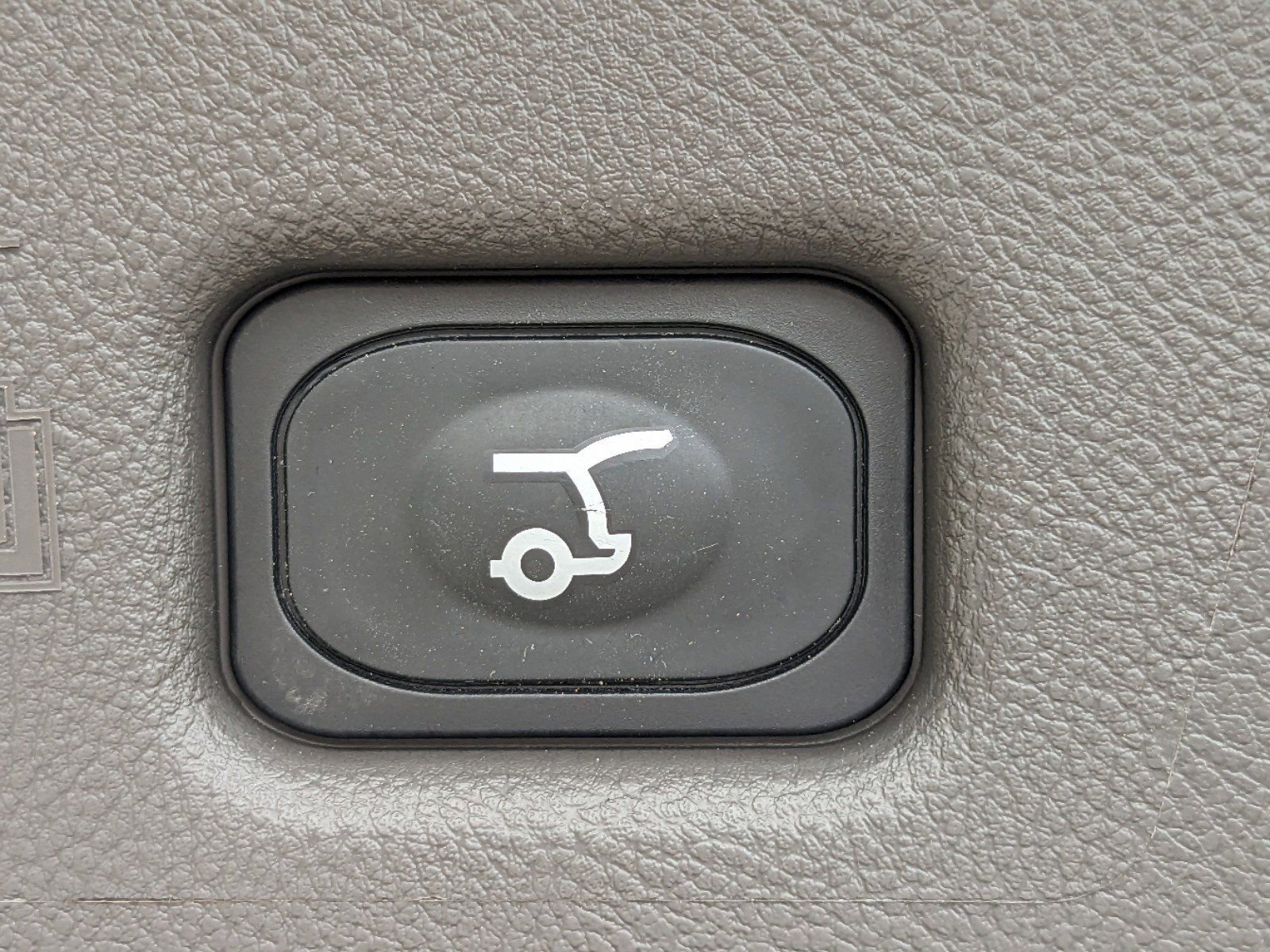 Certified 2023 Lincoln Nautilus Reserve w/ Equipment Group 202A image 13