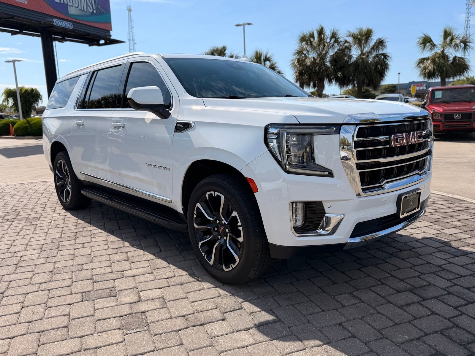 Used 2023 GMC Yukon XL SLT RWD image 6