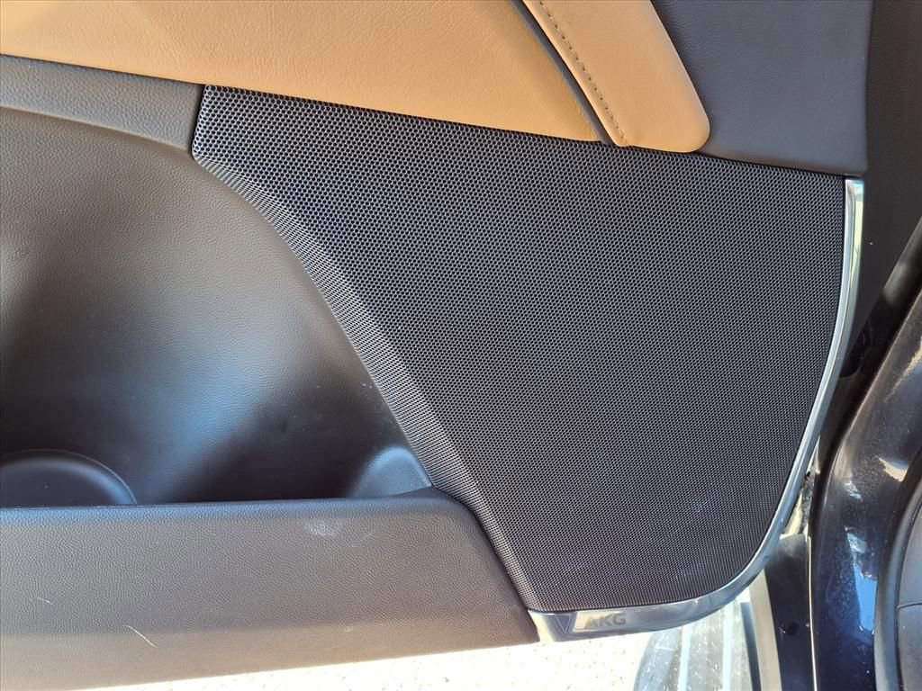 Used 2023 Cadillac Escalade ESV Sport image 16