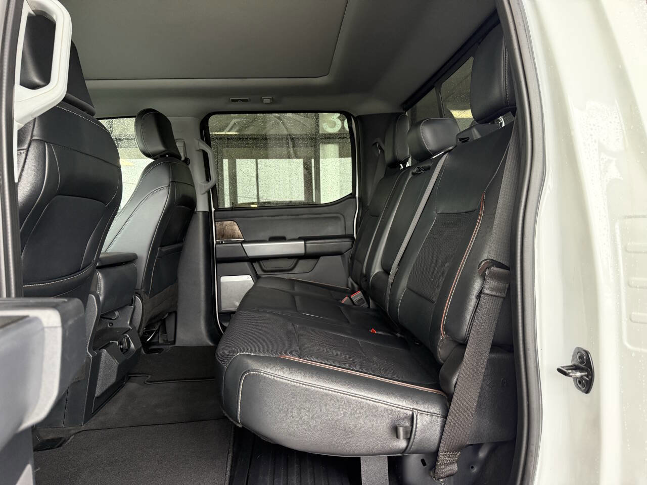 Used 2024 Ford F350 Lariat image 19