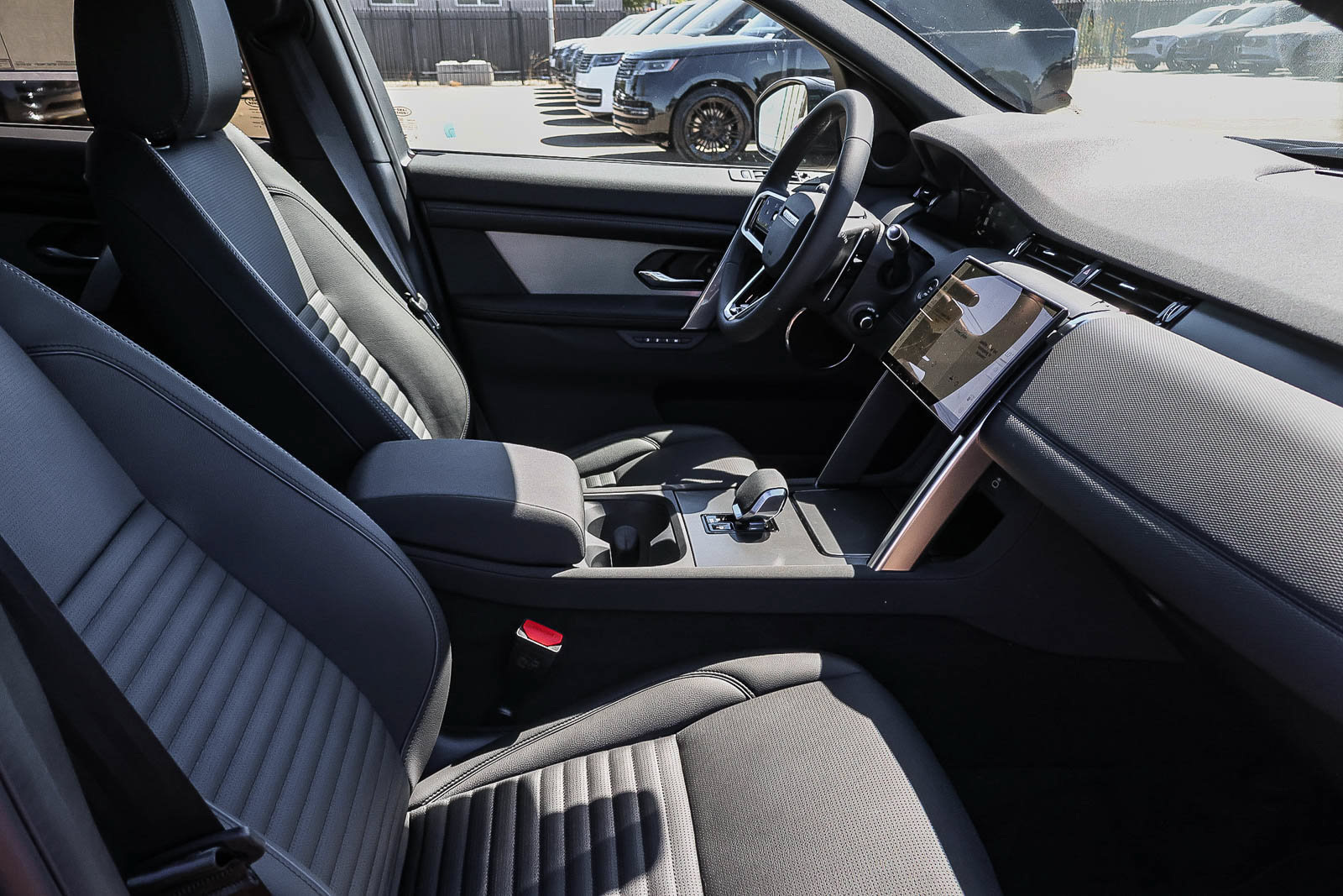 New 2026 Land Rover Discovery Sport Landmark AWD/4WD image 16