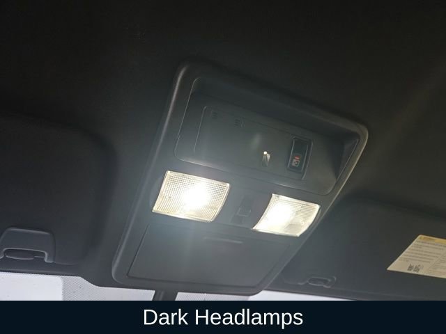 Used 2018 Nissan Titan SV w/ SV Convenience Package image 25