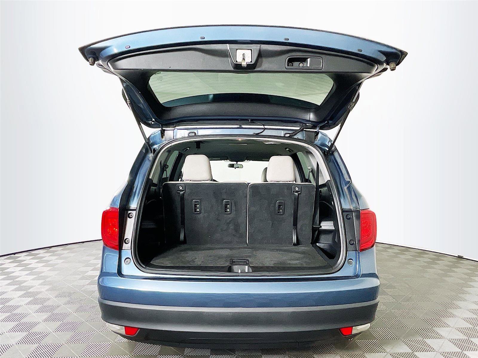 Used 2017 Honda Pilot EX image 29