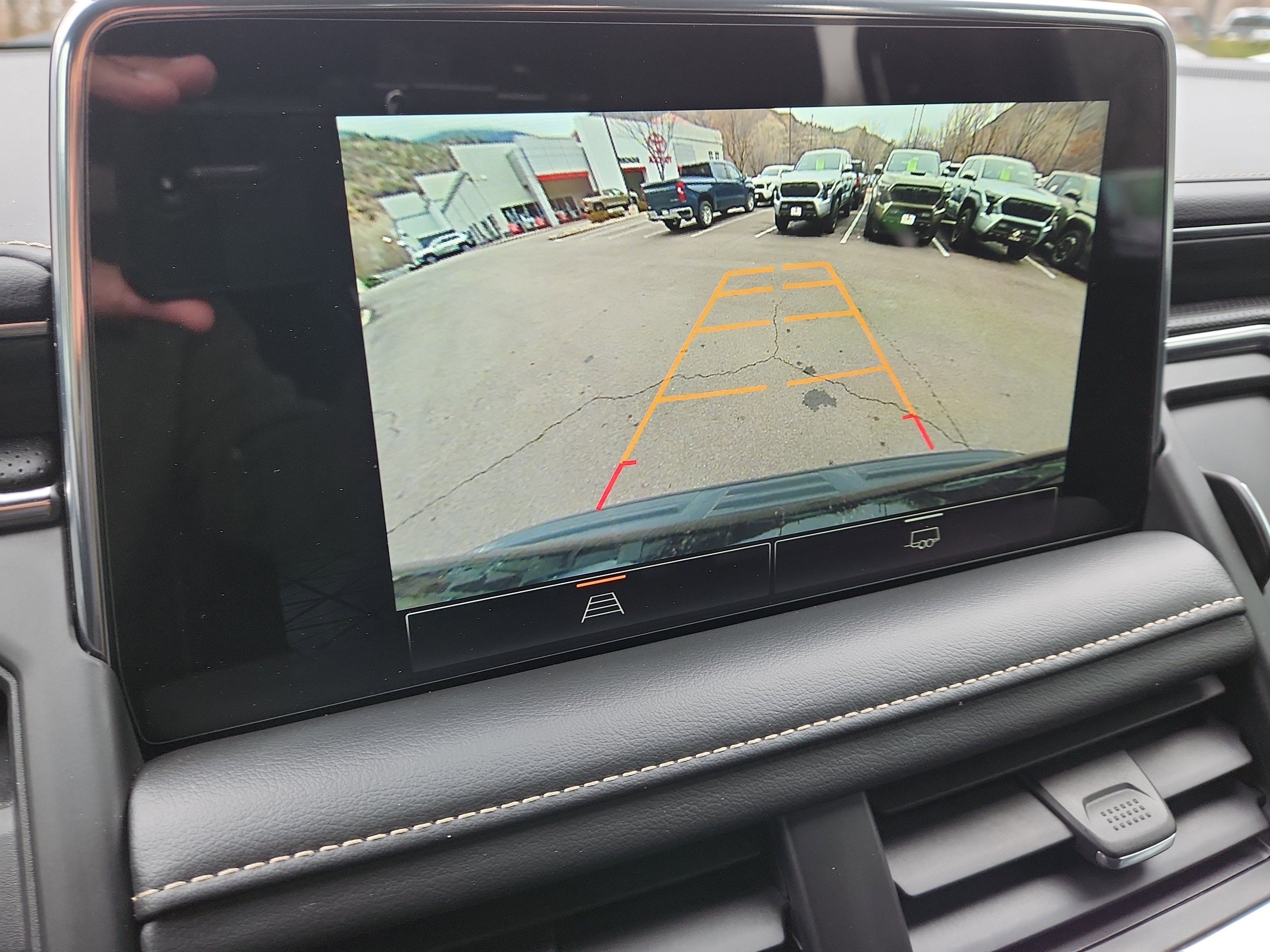 Used 2023 GMC Yukon SLT image 27