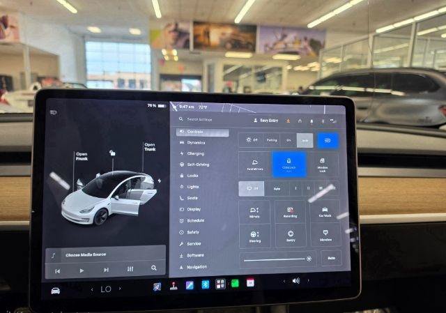 Used 2021 Tesla Model 3 Standard Range Plus RWD image 14