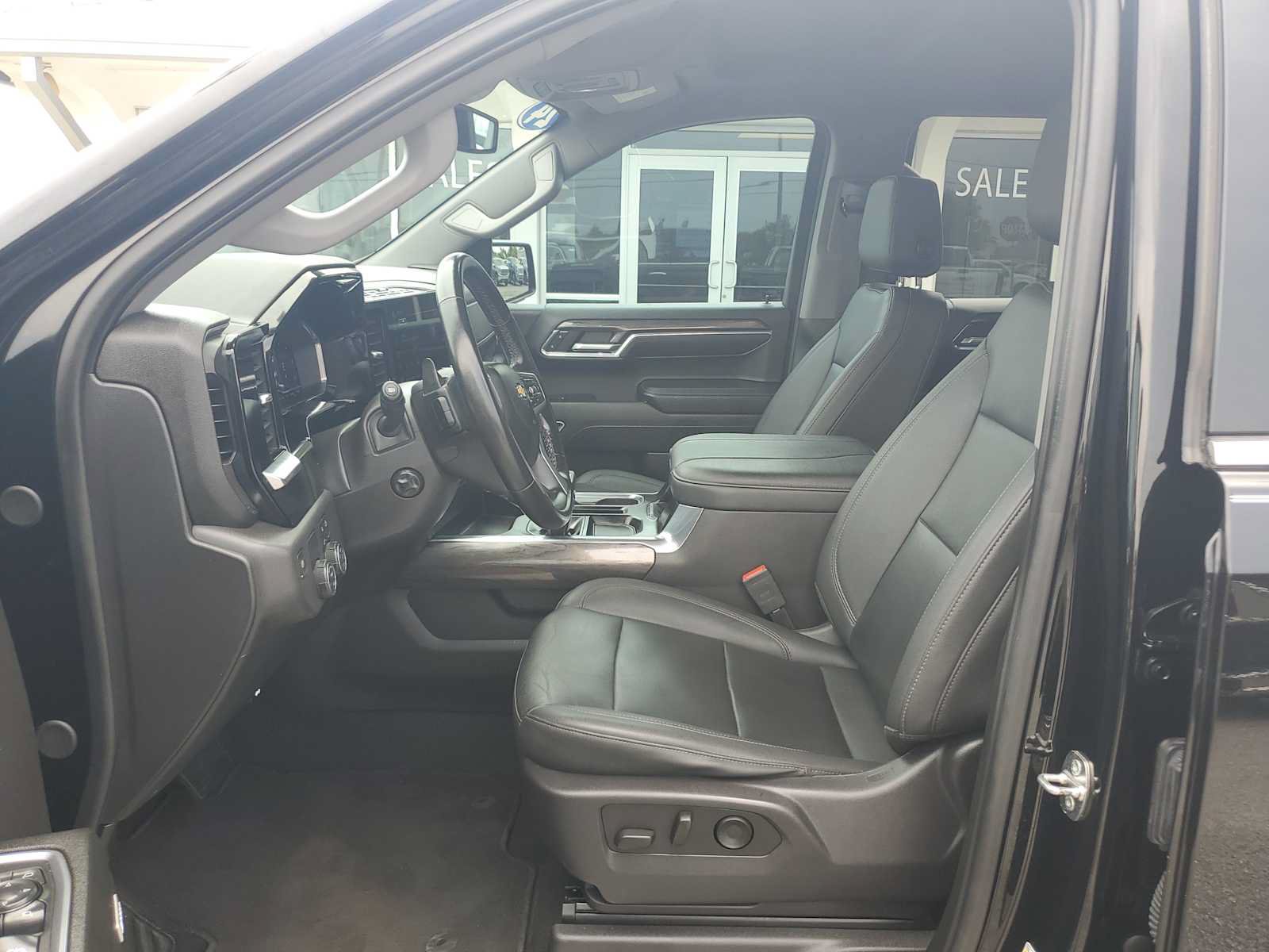 Used 2024 Chevrolet Silverado 1500 LTZ w/ LTZ Convenience Package II RWD image 23