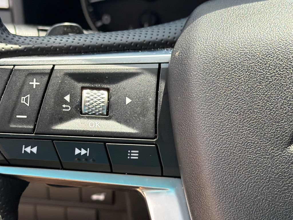 Used 2025 Mitsubishi Outlander SE FWD image 24