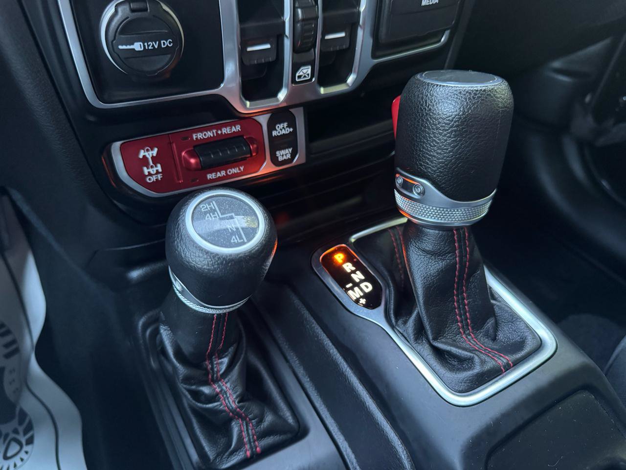 Used 2022 Jeep Gladiator Rubicon AWD/4WD image 36