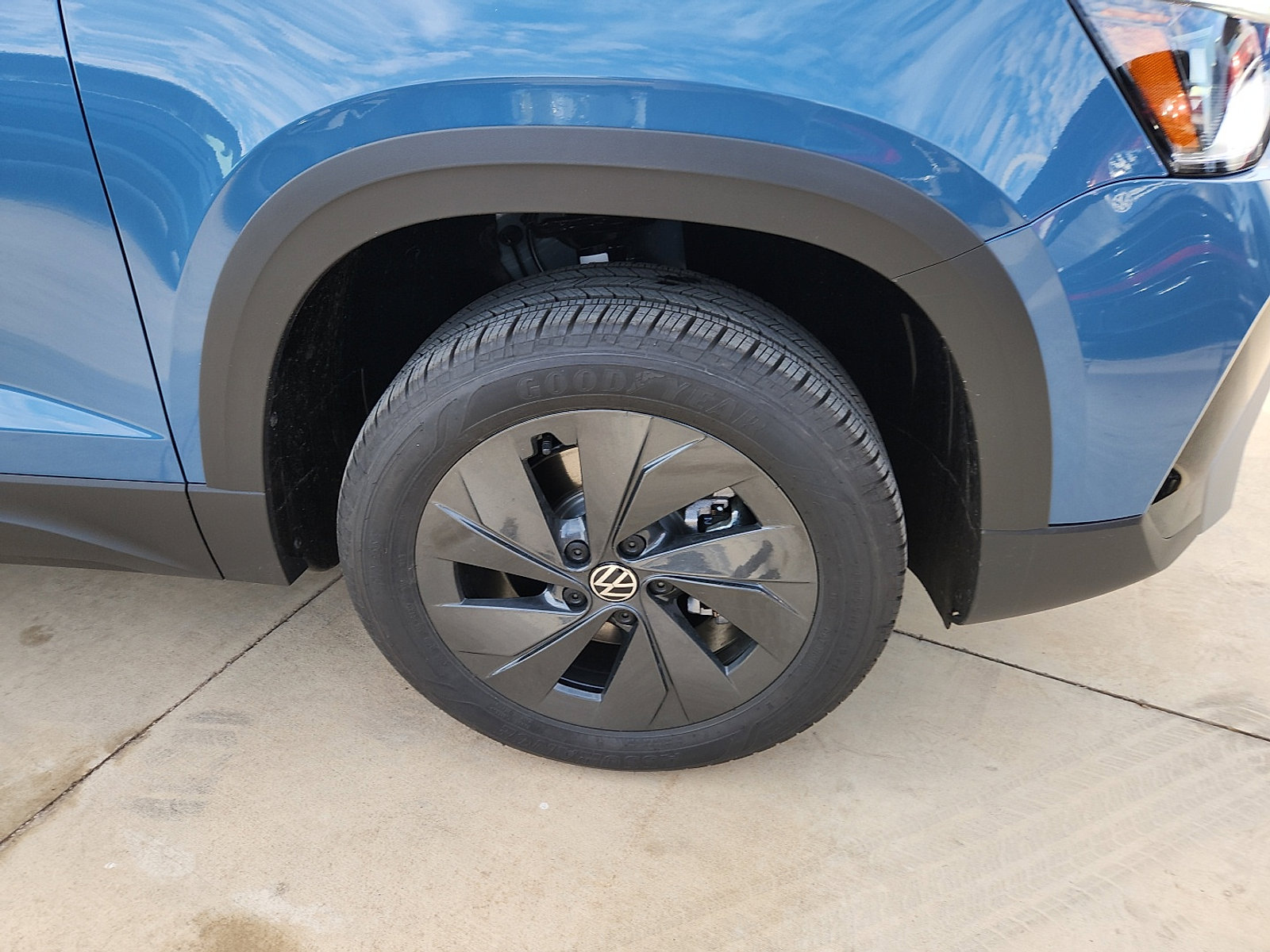 New 2026 Volkswagen Taos S image 9