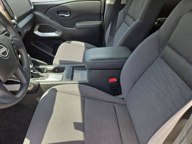 Used 2022 Nissan Frontier SV w/ Technology Package RWD image 15