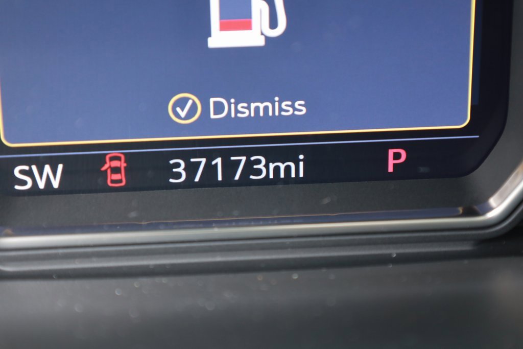 Used 2021 GMC Sierra 3500 Denali w/ Denali Black Diamond Edition image 14