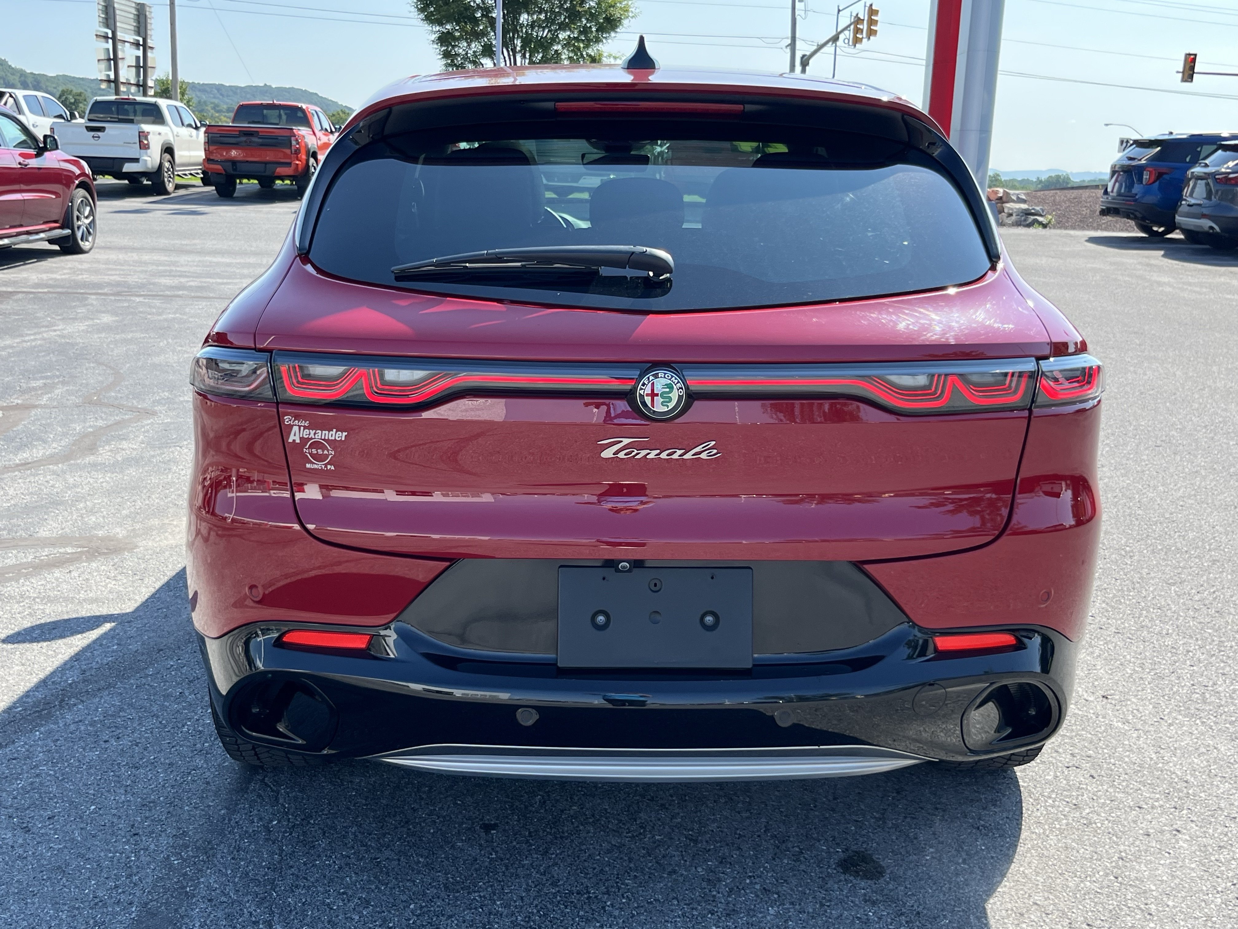 Used 2024 Alfa Romeo Tonale Ti w/ Premium Interior Package AWD/4WD image 6