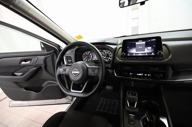 Used 2024 Nissan Rogue SV image 27