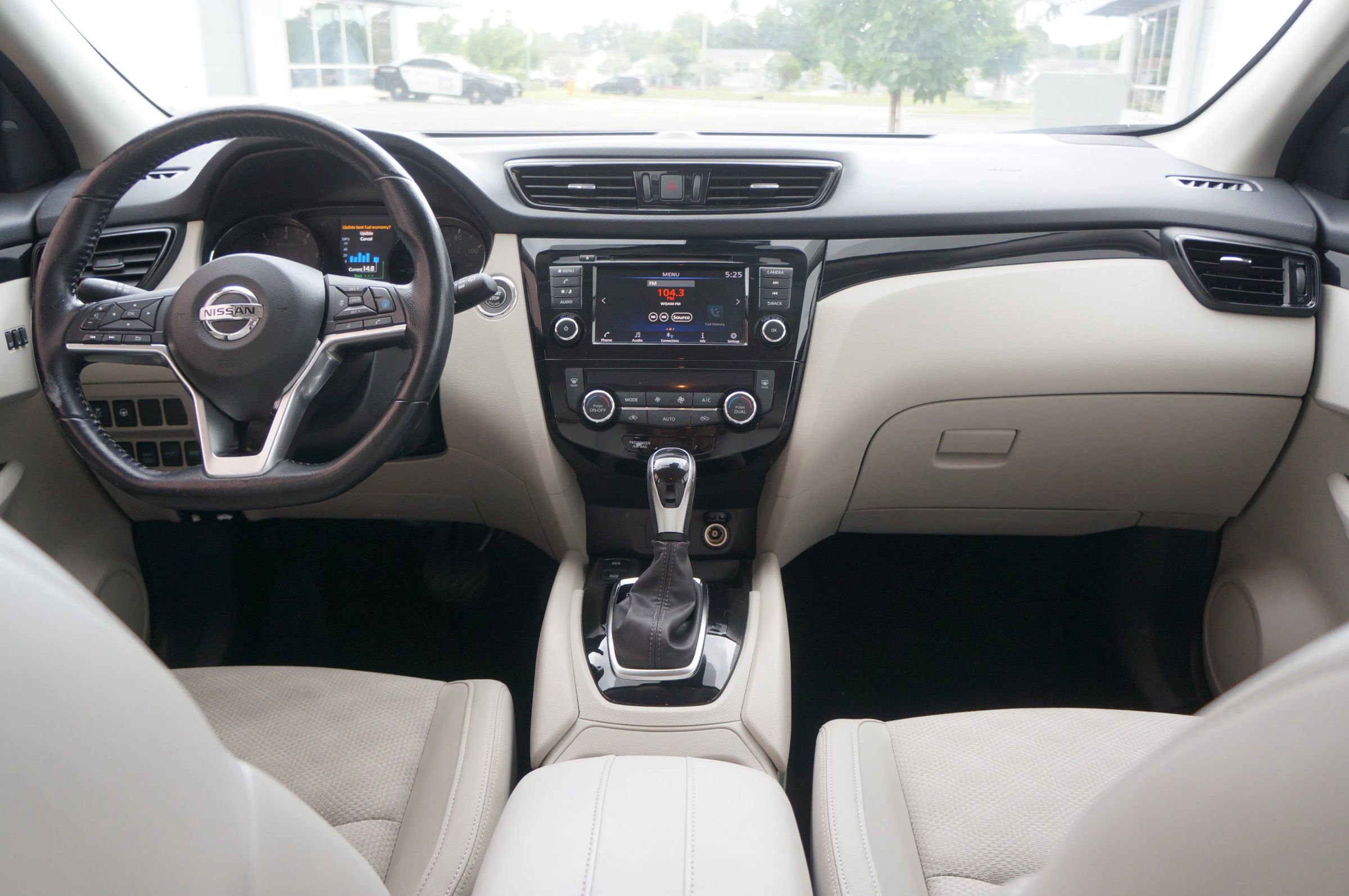 Used 2022 Nissan Rogue Sport SV w/ Technology Package image 33