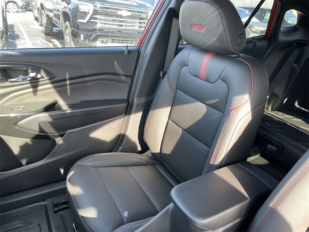New 2026 Chevrolet Trax RS w/ Sunroof Package image 24
