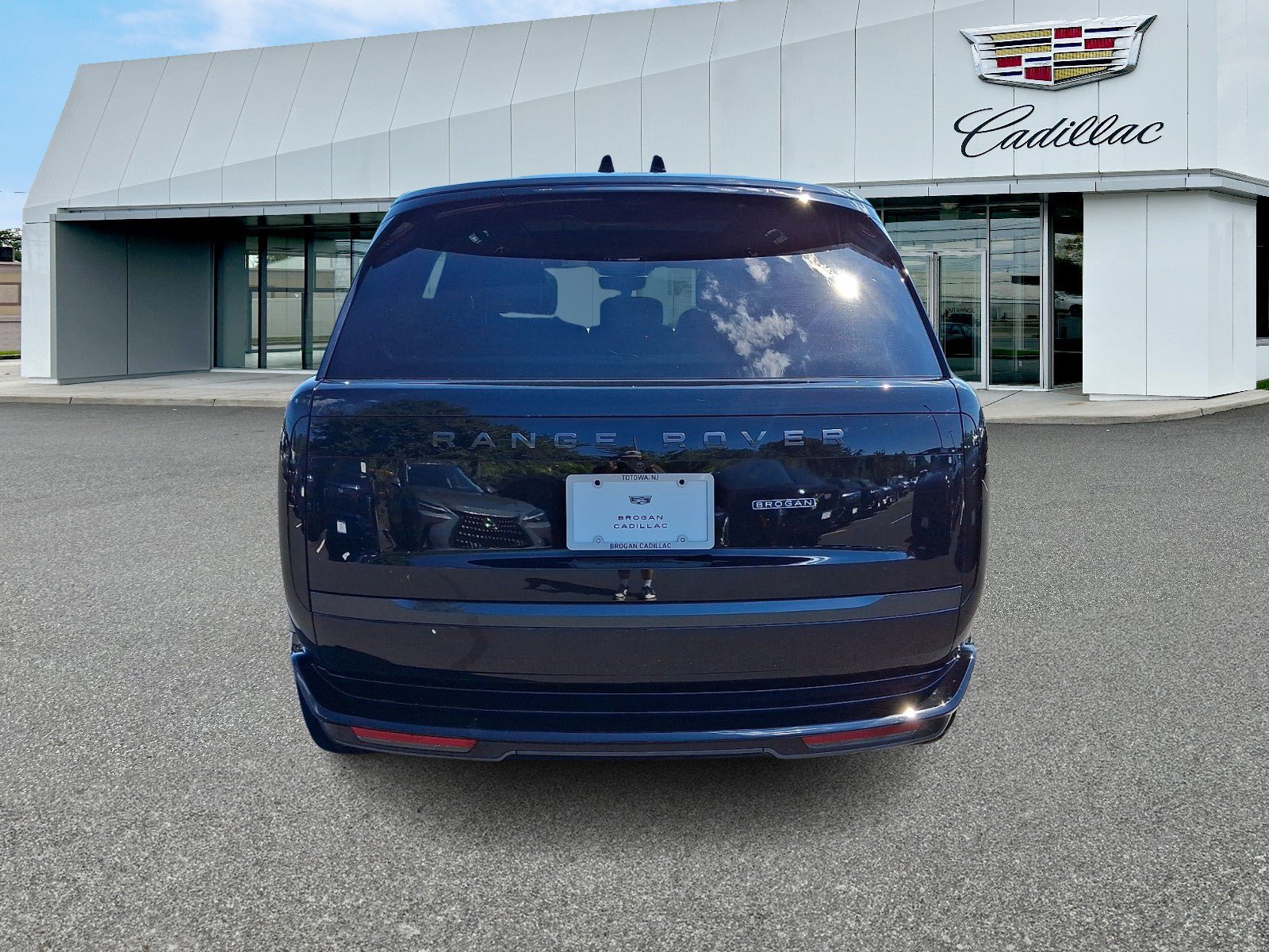 Used 2024 Land Rover Range Rover SE AWD/4WD image 5