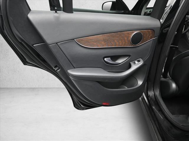 Used 2018 Mercedes-Benz GLC 300 4MATIC image 19