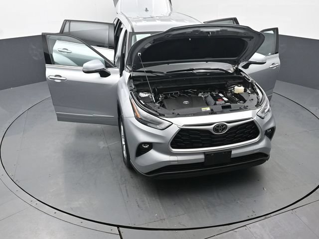 Used 2022 Toyota Highlander LE AWD/4WD image 57