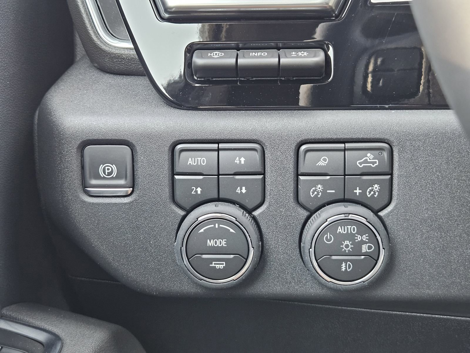New 2026 Chevrolet Silverado 3500 High Country w/ Technology Package AWD/4WD image 22