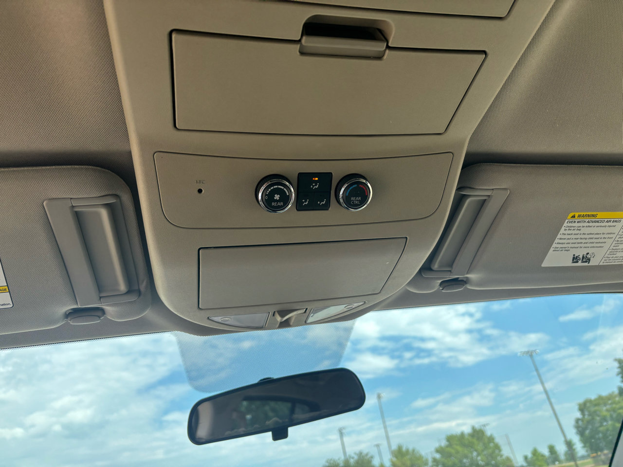 Used 2011 Nissan Armada SV image 24