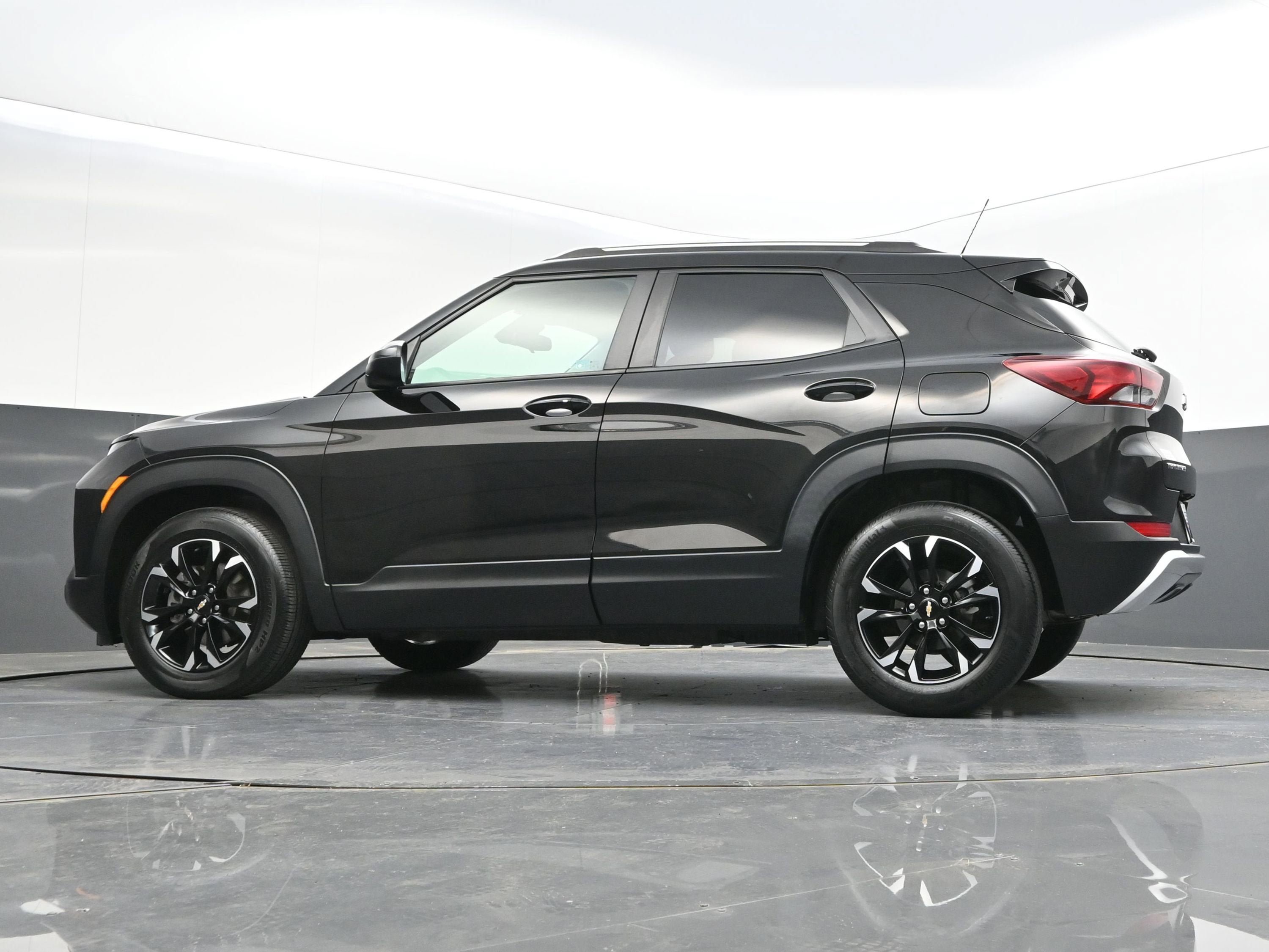 Certified 2023 Chevrolet TrailBlazer LT FWD image 39