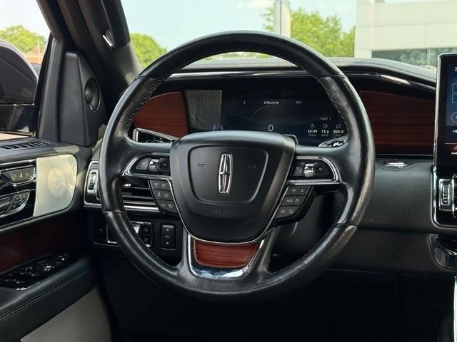 Used 2023 Lincoln Navigator L Reserve AWD/4WD image 8