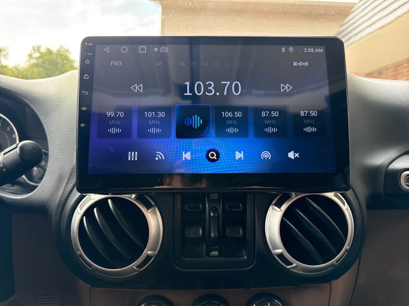 Used 2012 Jeep Wrangler Unlimited Sahara w/ Max Tow Pkg image 10