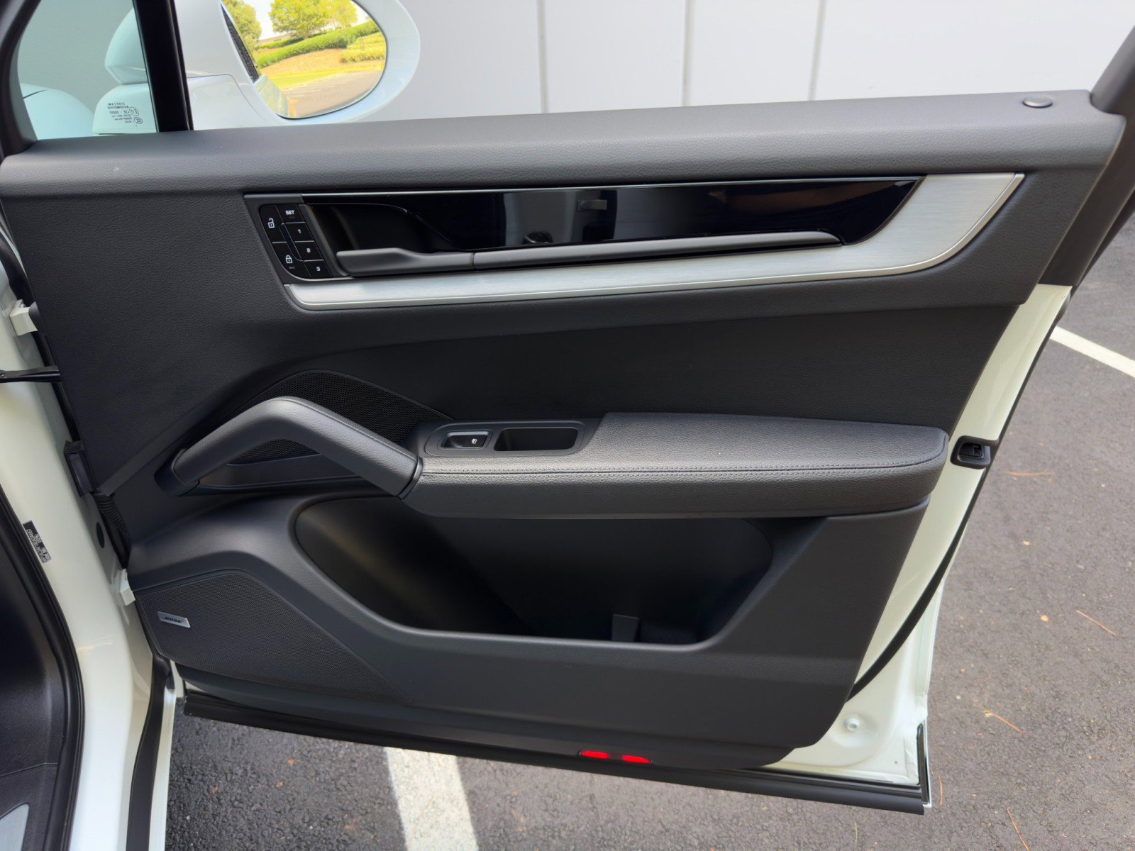 Used 2024 Porsche Cayenne S w/ Premium Package Plus image 50