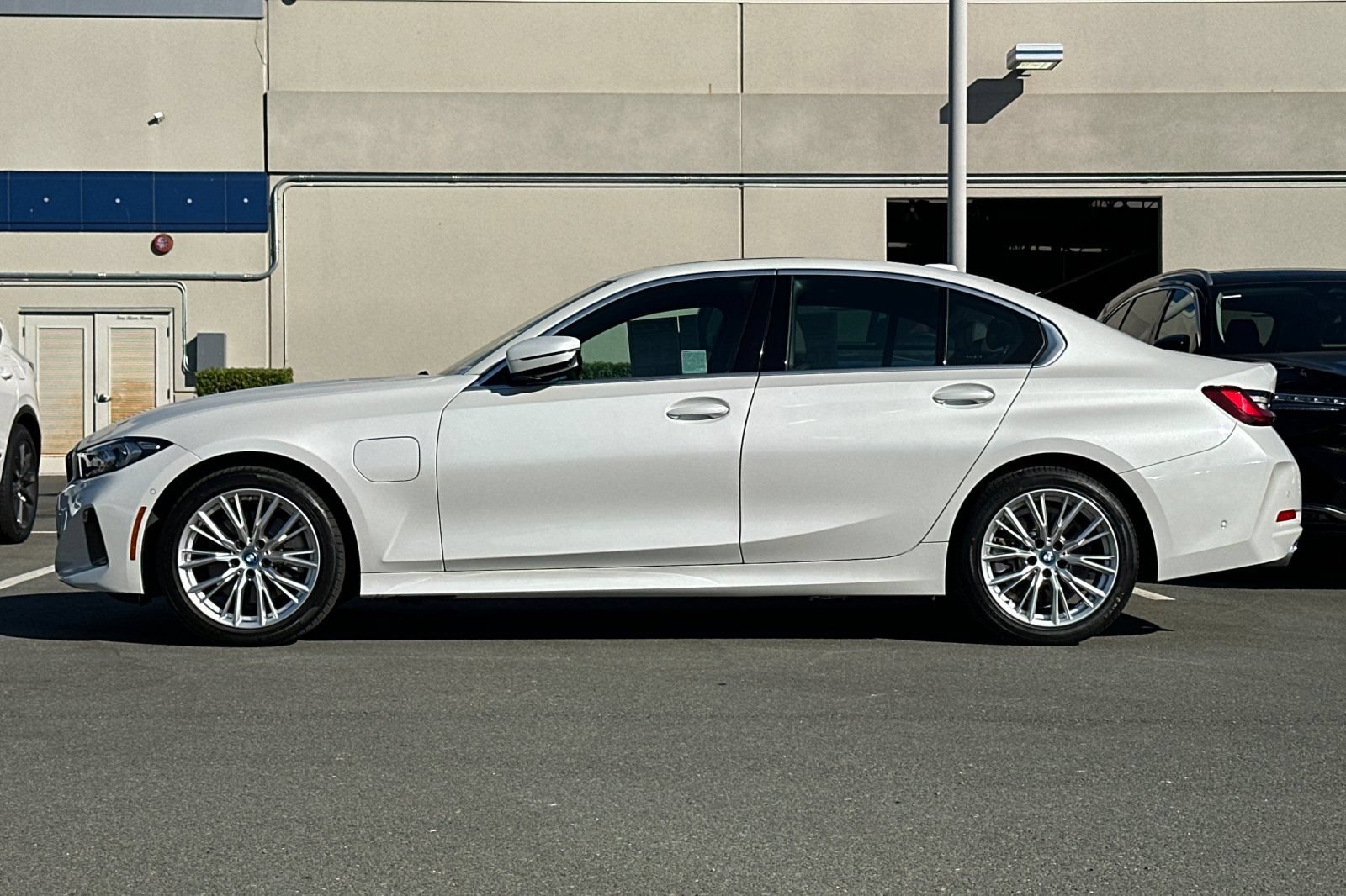 Used 2024 BMW 330e w/ Premium Package RWD image 7