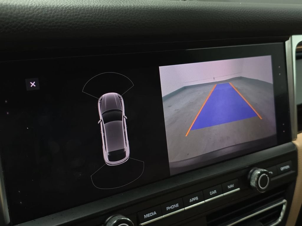 Certified 2019 Porsche Macan AWD/4WD image 18