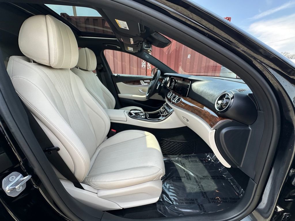 Used 2017 Mercedes-Benz E 300 4MATIC image 27