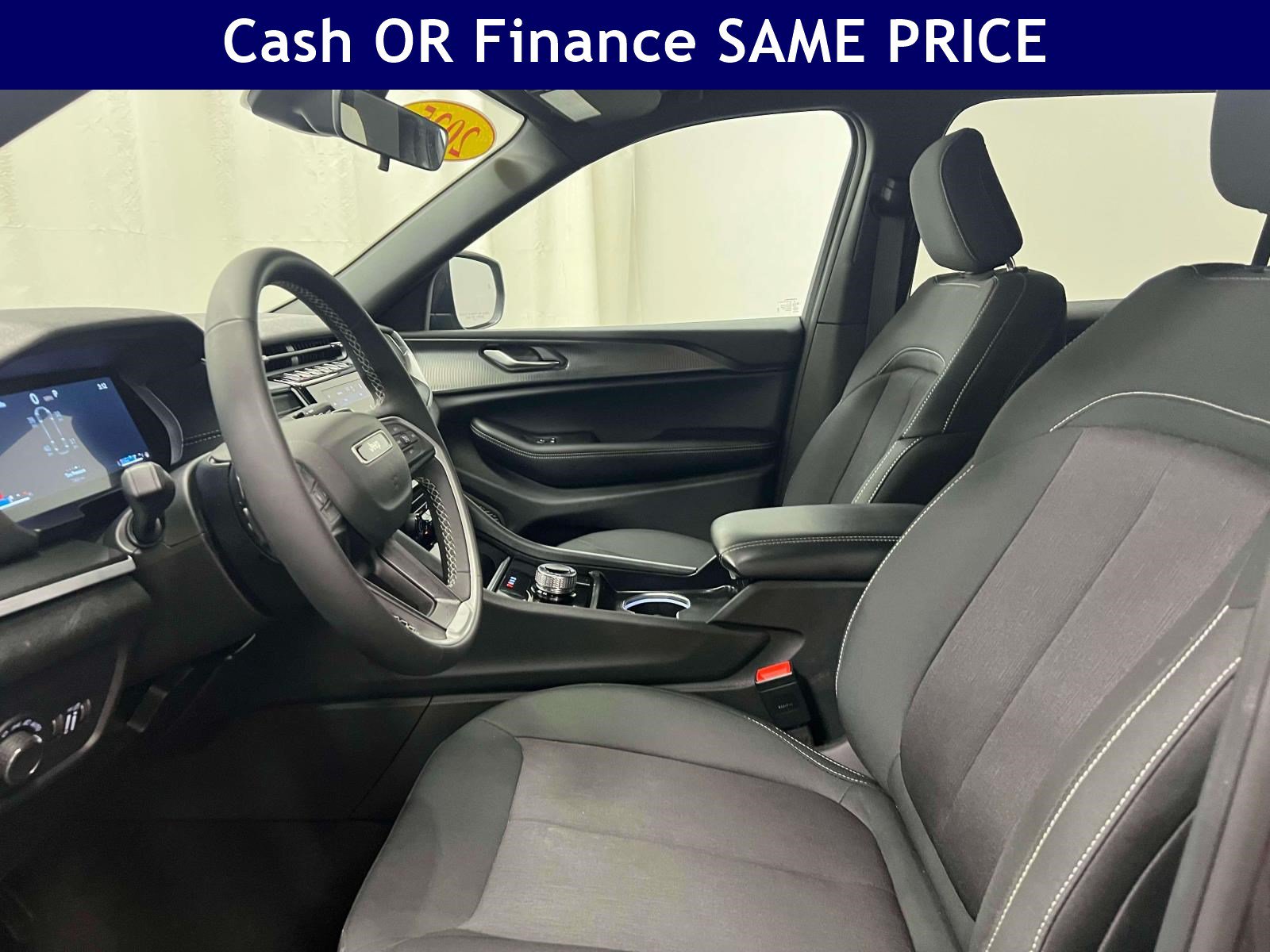 Used 2025 Jeep Grand Cherokee L Laredo AWD/4WD image 19