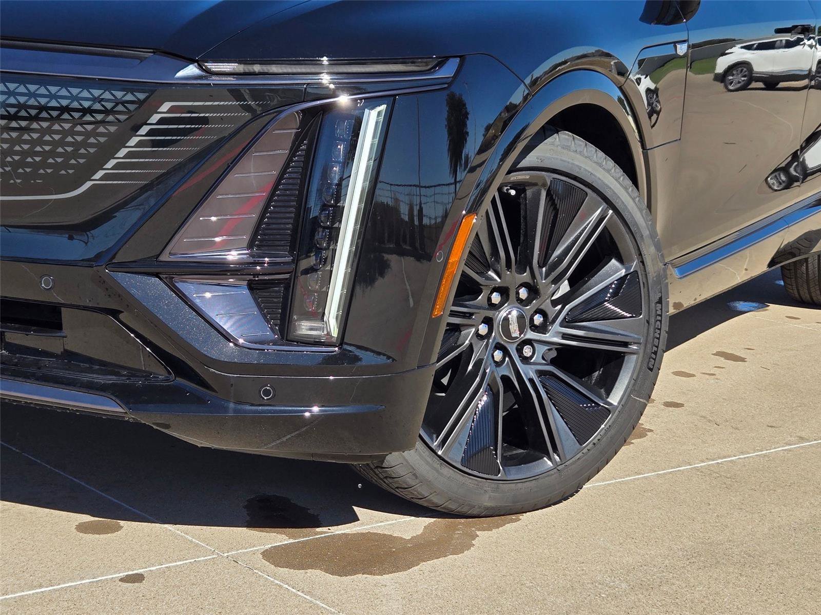 New 2026 Cadillac Lyriq Signature Sport w/ Nappa Leather Package AWD/4WD image 7