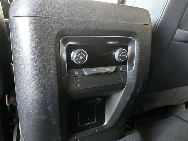 New 2025 Chevrolet Suburban Premier image 21