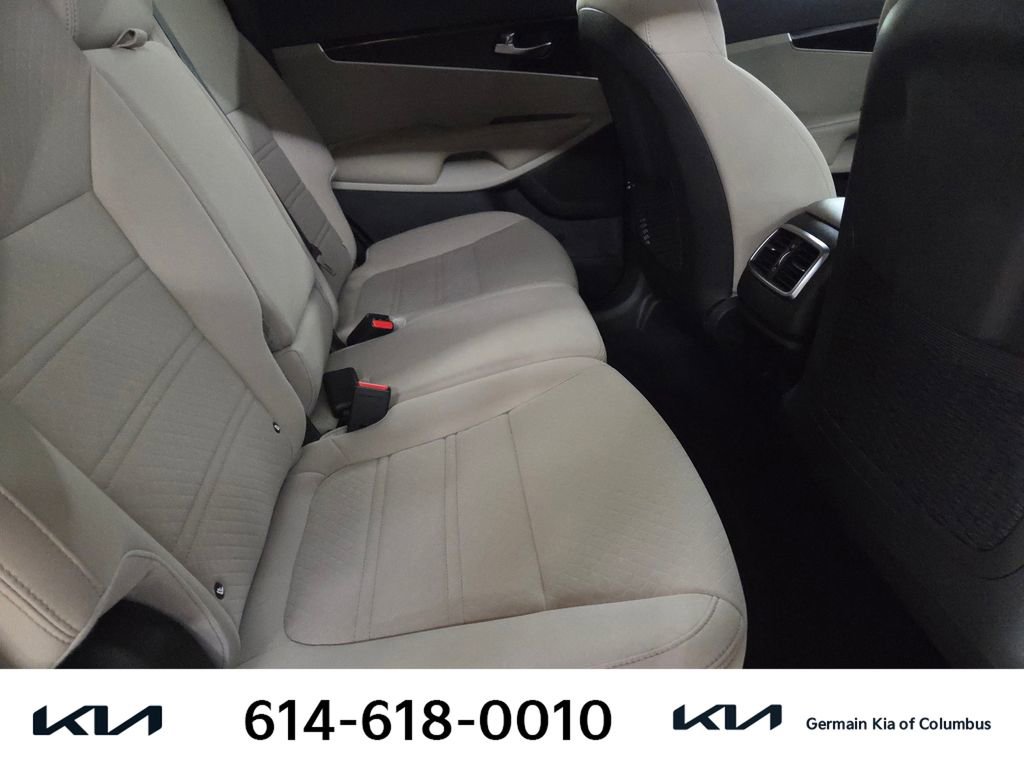 Certified 2019 Kia Sorento LX w/ LX Convenience Package image 20